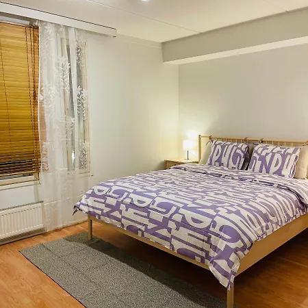 Bella's In With Balcony And Sauna Apartament