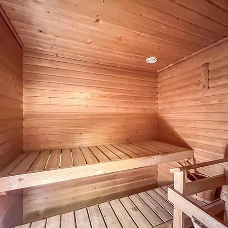 Bella's In With Balcony And Sauna Lägenhet *
